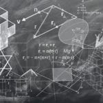 Zapiski matematyczne narysowane na czarnej tablicy białą kredą szkolną